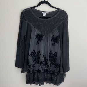 Feratelli CharcoalGray Lace Floral Layered Tunic Top Size Small